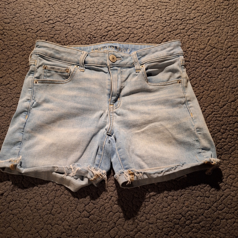 American Eagle Next Level Stretch Shorts Women's Size 8